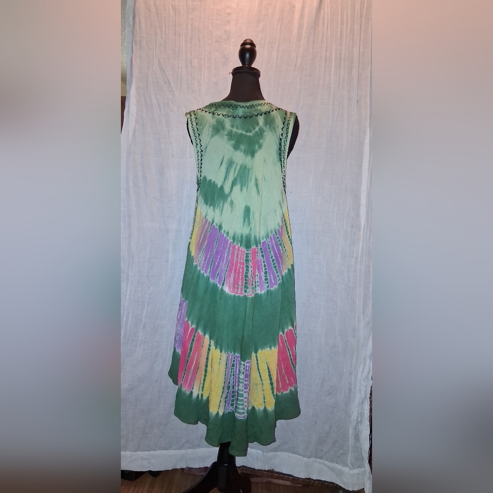 India Boutique Green and Multicolor Tie-Dye Embroidered Midi Dress - Picture 6 of 6